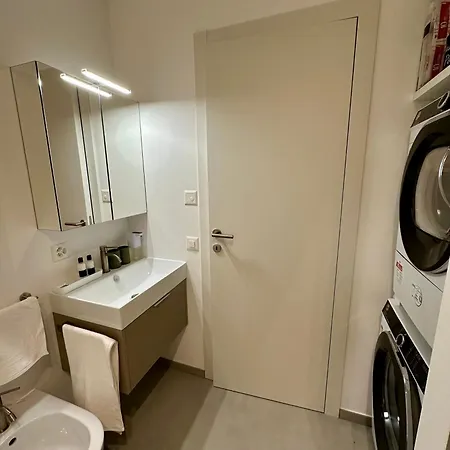 アパート Locarnoholiday ロカルノ